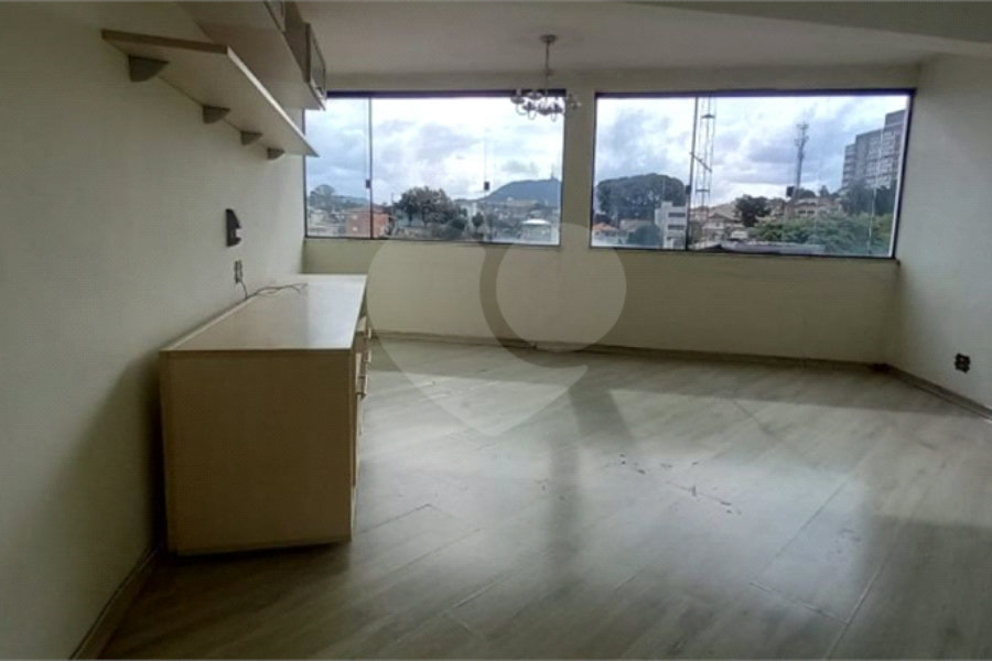 Sobrado para alugar com 3 quartos, sendo 1 suíte, em Parque Maria Domitila, São Paulo, SP
