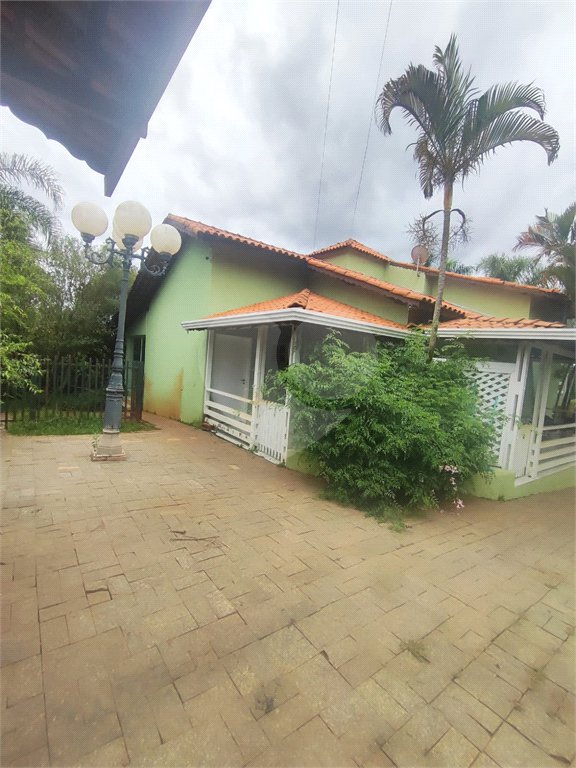 Casa à venda com 4 quartos, sendo 1 suíte, em Ivoturucaia, Jundiaí, SP