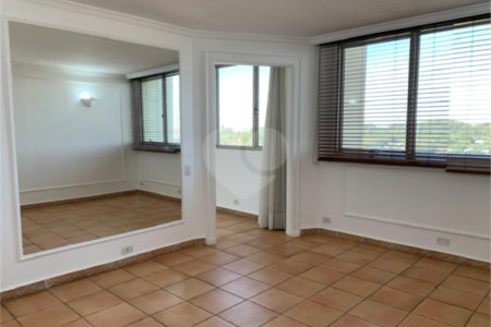 Apartamento à venda com 3 quartos, sendo 1 suíte, em Alto da Boa Vista, São Paulo, SP