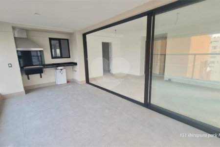 Apartamento à venda com 3 suítes em Moema, São Paulo, SP