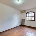 Sobrado à venda com 3 quartos, sendo 1 suíte, em Alto da Boa Vista, São Paulo, SP