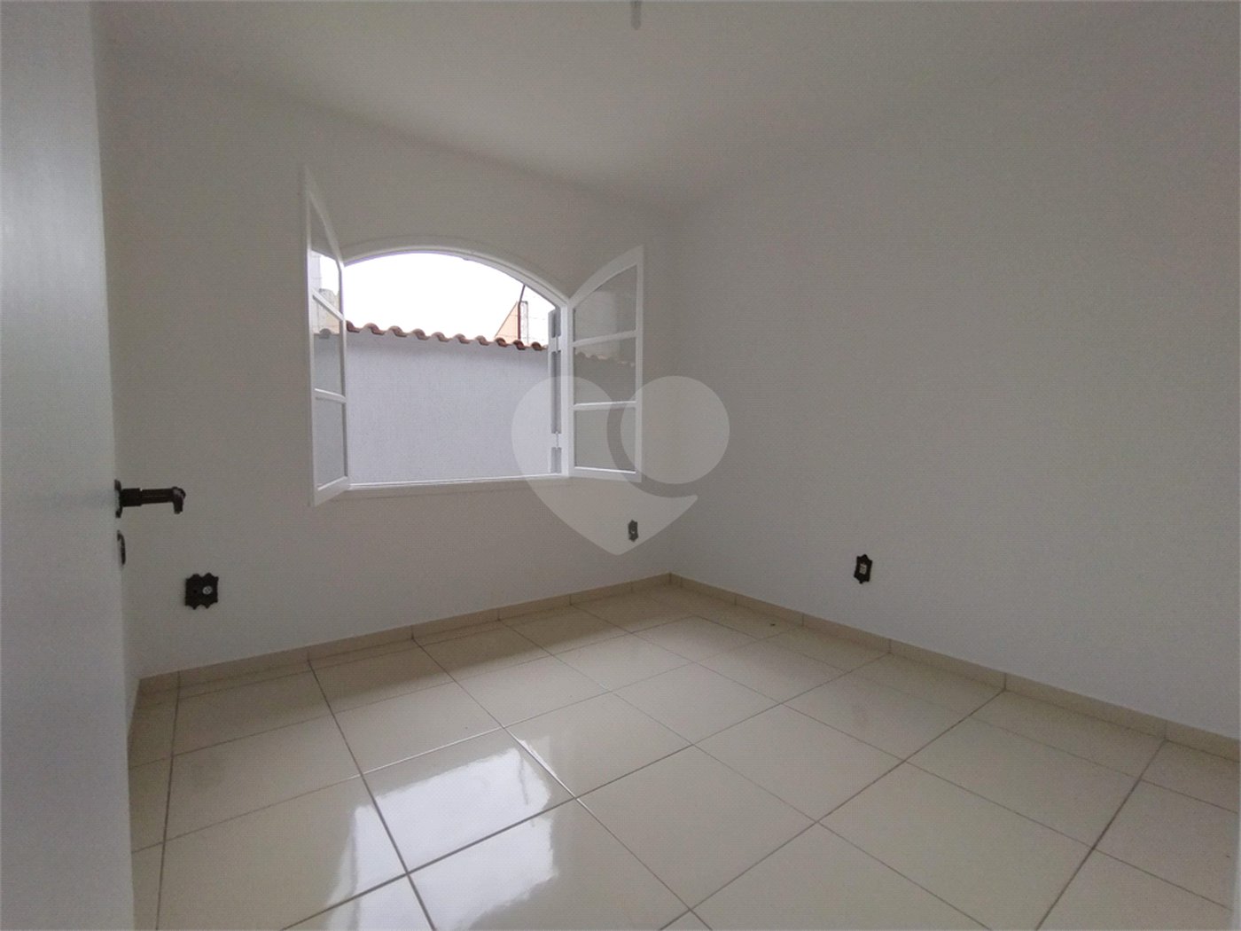 Casa à venda com 3 quartos, sendo 1 suíte,  em Mogi Moderno, Mogi das Cruzes, SP