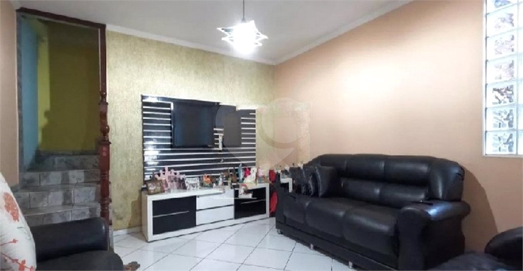 Casa à venda com 3 quartos, sendo 1 suíte, em Jardim Cumbica, Guarulhos, SP