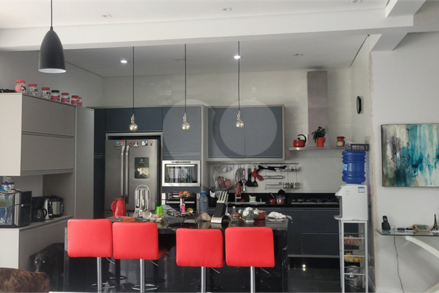 Casa à venda ou para alugar com 3 suítes no condomínio Sausalito, Mairiporã - SP