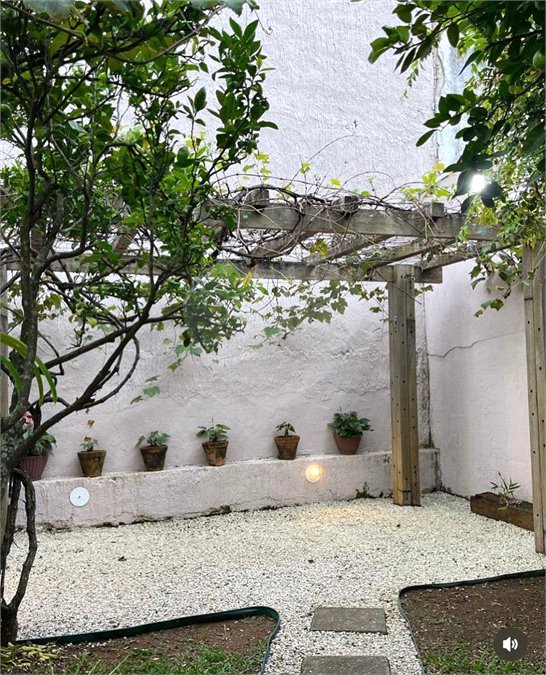 Sobrado à venda com 3 quartos, sendo 1 suíte,  em Vila Suissa, Mogi das Cruzes, SP