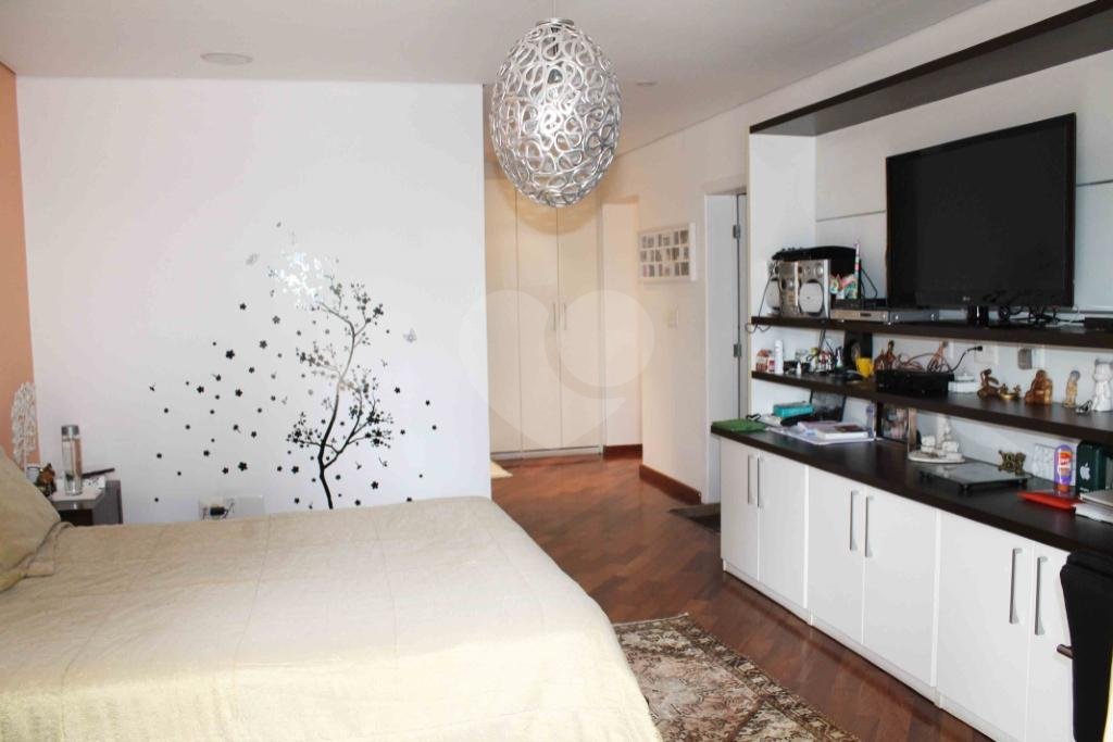 Casa Térrea à venda ou para alugar com 3 suítes em Brooklin Velho, São Paulo, SP