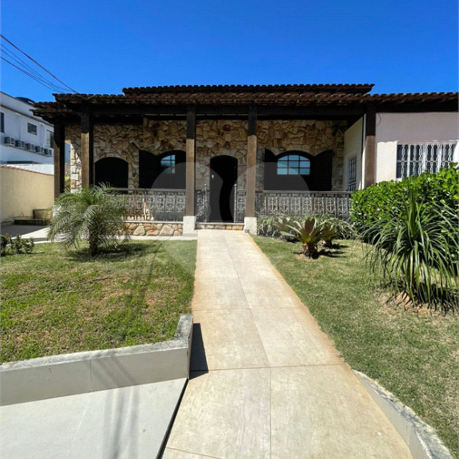 Casa Térrea à venda com 5 quartos, sendo 2 suítes, em Campo Grande, Rio de Janeiro, RJ