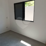 Casa à venda com 3 quartos, sendo 1 suíte, no condomínio Residencial Jardins da Catalunha, Atibaia - SP