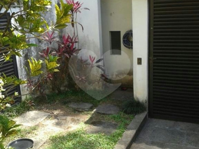 Sobrado à venda com 5 quartos, sendo 1 suíte,  em Tremembé, São Paulo, SP