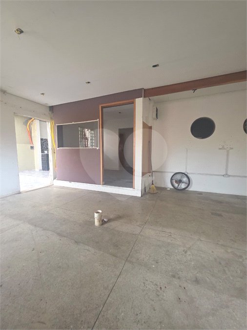Sobrado para alugar com 3 quartos, sendo 1 suíte, em Vila Valparaíso, Santo André, SP