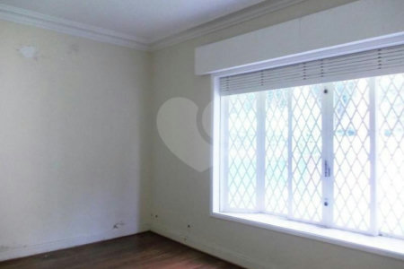 Casa à venda com 3 quartos, sendo 1 suíte, no condomínio Praça Pero Vaz de Caminha,260, São Paulo - SP