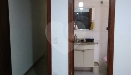 Sobrado à venda com 3 quartos, sendo 1 suíte, em Chora Menino, São Paulo, SP