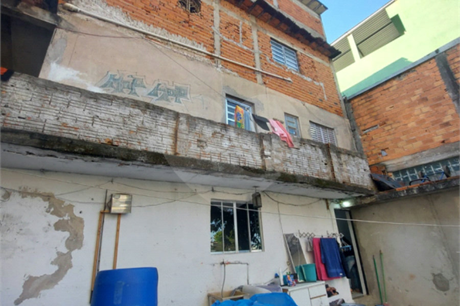 Sobrado à venda com 8 quartos no Brasilândia, São Paulo, SP