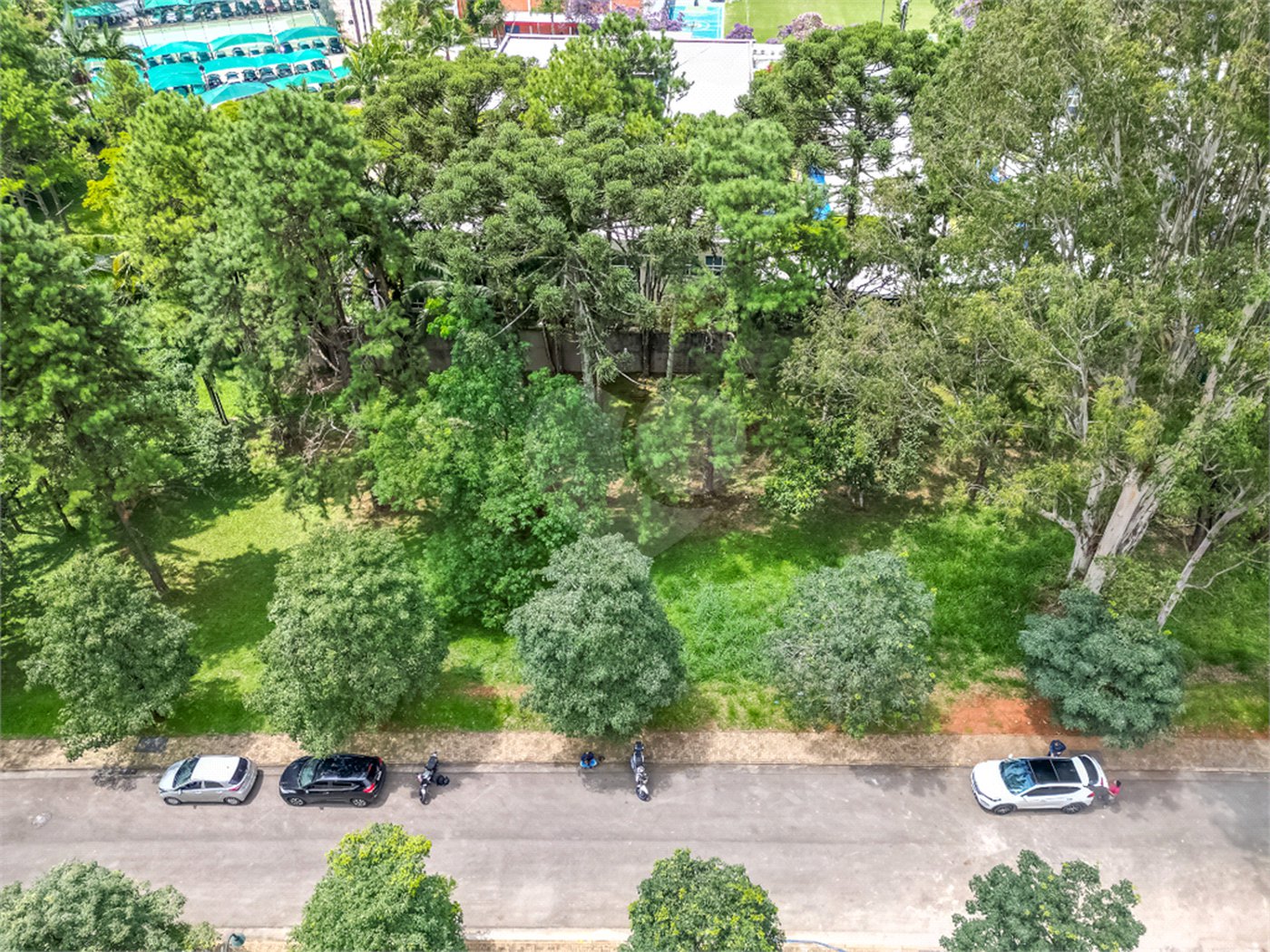 Terreno à venda no condomínio Chácara Santa Helena, São Paulo - SP