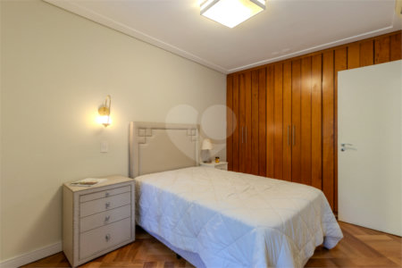 Casa à venda com 5 quartos, sendo 3 suítes, no condomínio Boulevard Saint Michael, São Paulo - SP