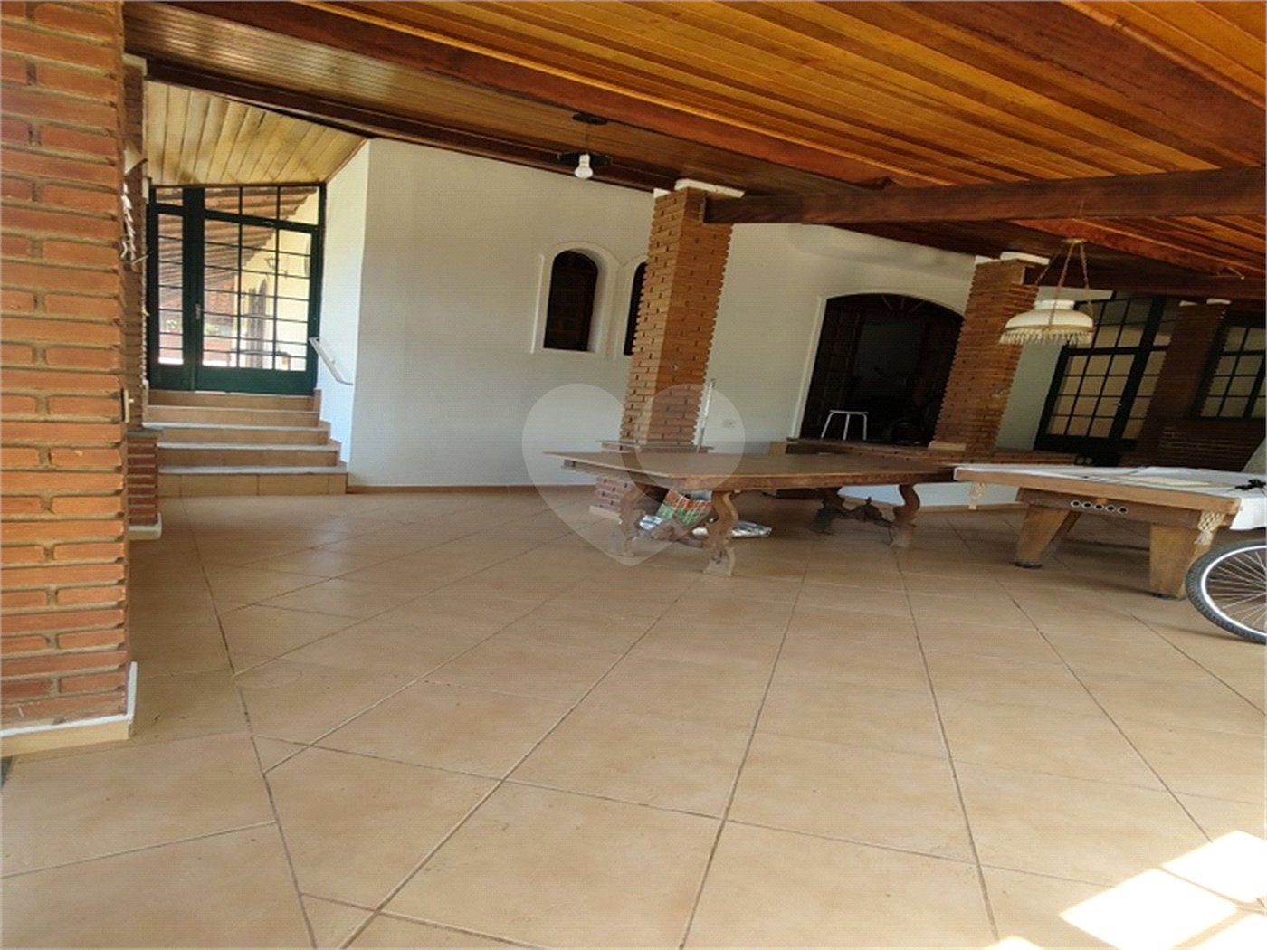 Chácara à venda com 5 quartos, sendo 3 suítes, em Chácaras Fernão Dias, Atibaia, SP