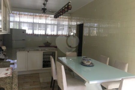 Sobrado à venda com 3 quartos, sendo 1 suíte, em Jardim São Bento, São Paulo, SP