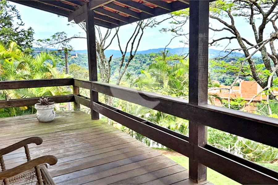 Casa à venda com 6 quartos, sendo 3 suítes, em Serra da Cantareira, Mairiporã, SP