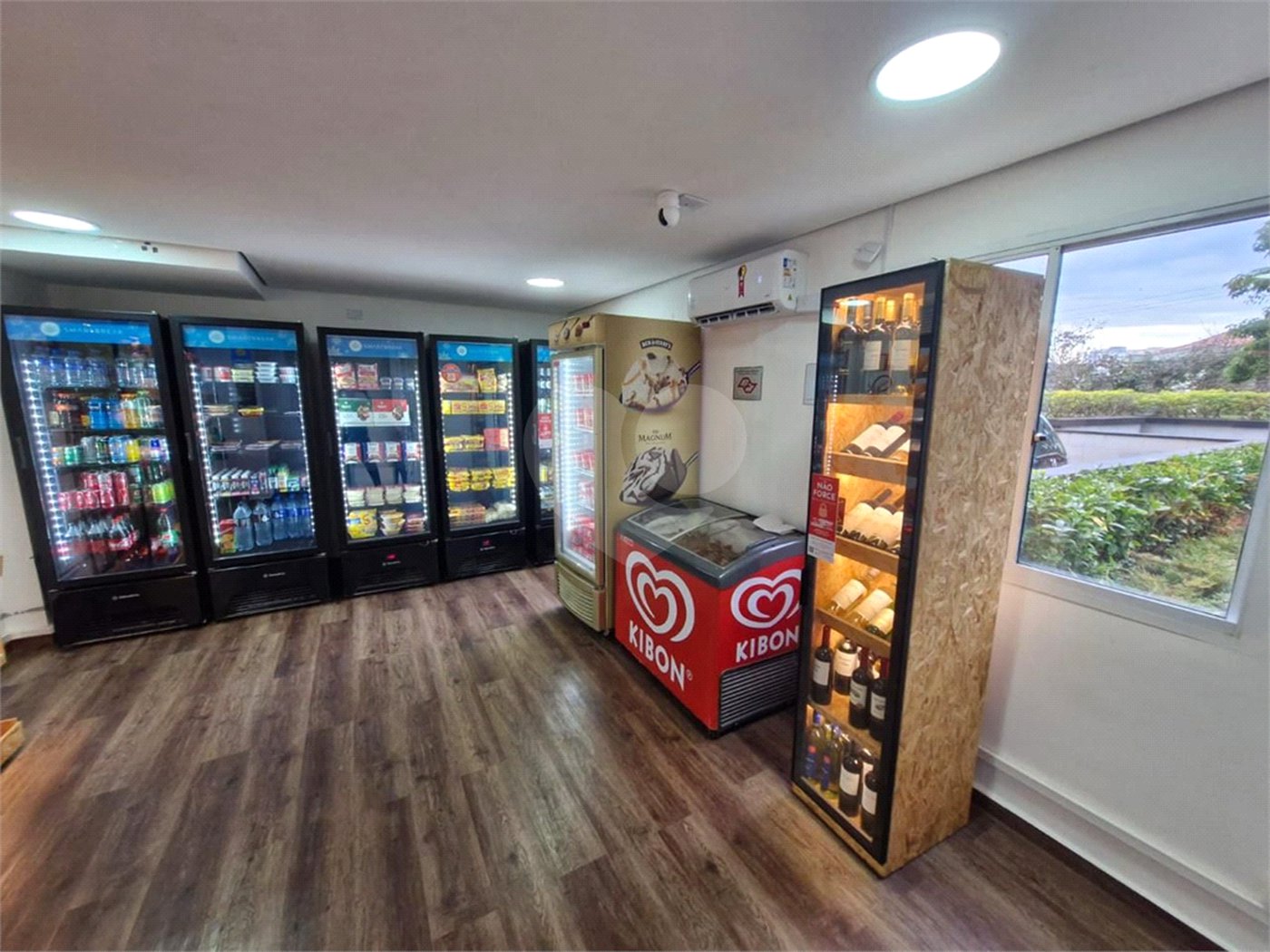 Apartamento à venda com 2 quartos, sendo 1 suíte, em Parque Maria Domitila, São Paulo, SP