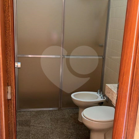 Sobrado à venda com 4 quartos, sendo 1 suíte, no Centro, Araraquara, SP
