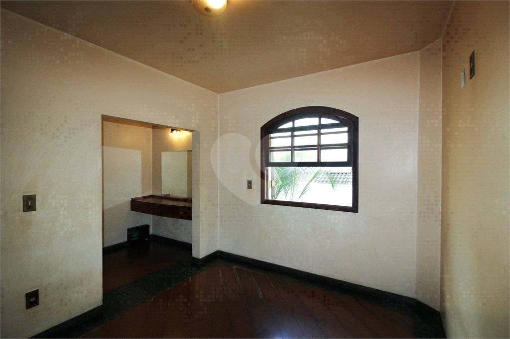 Casa à venda com 5 quartos, sendo 3 suítes, em Jardim São Bento, São Paulo, SP