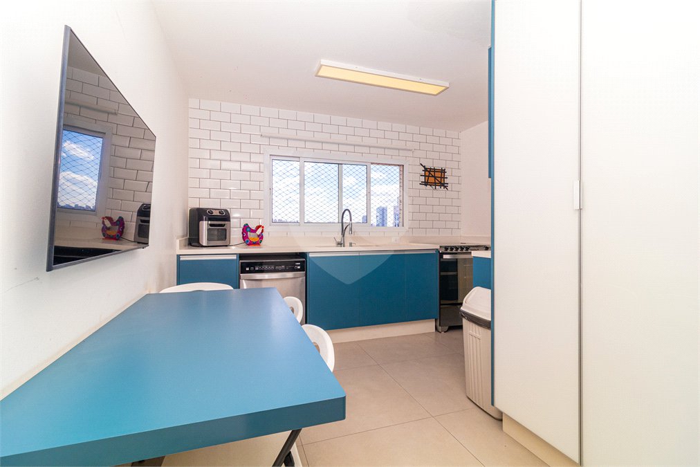 Apartamento à venda com 3 quartos, sendo 1 suíte,  em Alto da Boa Vista, São Paulo, SP