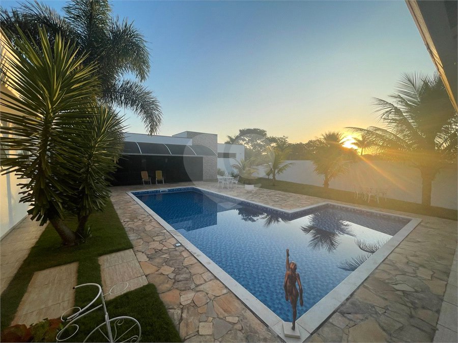 Casa à venda com 3 suítes no condomínio Village Ipanema I, Araçoiaba da Serra - SP