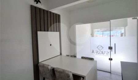 Casa à venda com 6 quartos, sendo 1 suíte,  em Vila Vitória, Mogi das Cruzes, SP