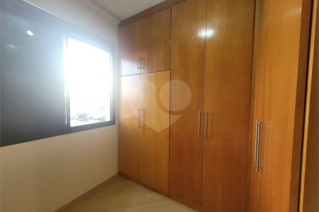 Apartamento para alugar com 3 quartos, sendo 1 suíte,  em Vila Hamburguesa, São Paulo, SP