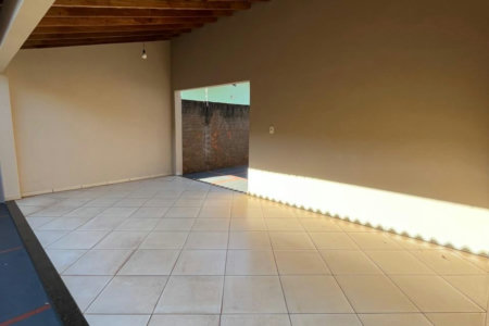 Casa à venda com 4 quartos, sendo 1 suíte,  em Jardim Maristela, Três Lagoas, MS