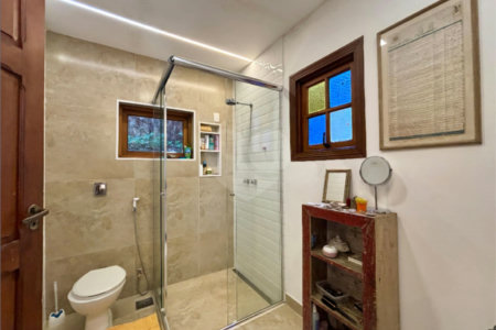 Casa à venda com 4 quartos, sendo 1 suíte, em Lagoa, Rio de Janeiro, RJ