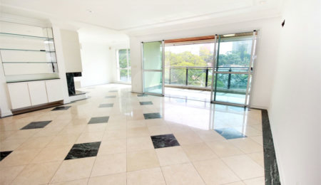 Apartamento à venda com 3 quartos, sendo 1 suíte,  em Alto da Boa Vista, São Paulo, SP