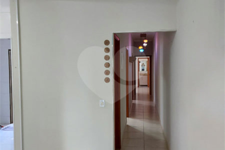 Casa Térrea com 2 dormitórios, sendo 1 suíte.
