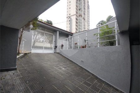 Casa à venda com 3 suítes no condomínio Morada das Hortênsias, São Paulo - SP