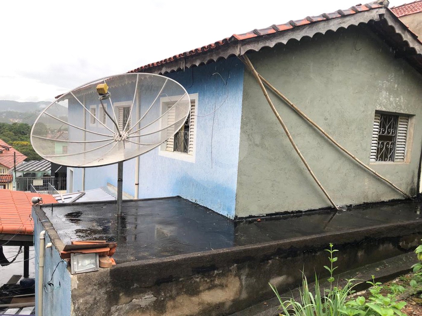 Sobrado à venda com 4 quartos, sendo 1 suíte, em Serra da Cantareira, Mairiporã, SP