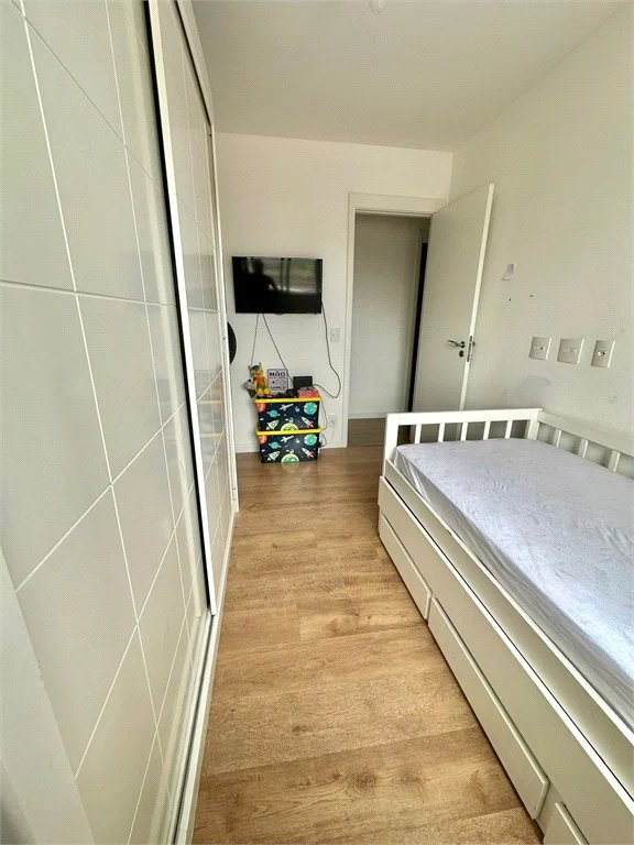 Apartamento à venda com 3 quartos, sendo 1 suíte,  em Vila Andrade, São Paulo, SP