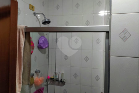 Sobrado à venda com 4 quartos, sendo 2 suítes, em Vila Paulicéia, São Paulo, SP