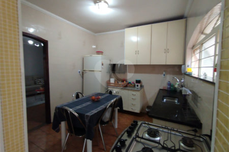 Casa à venda com 3 quartos, sendo 1 suíte, em Jardim Leocádia, Sorocaba, SP
