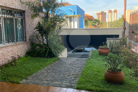 Casa à venda com 3 quartos, sendo 1 suíte, em Santo Amaro, São Paulo, SP