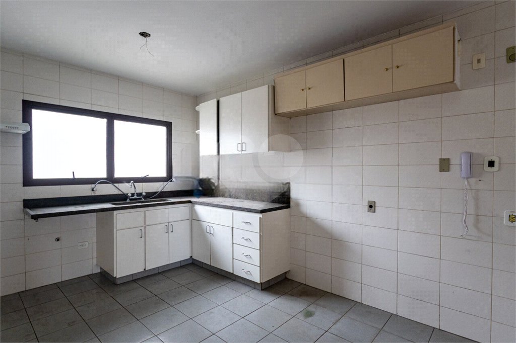 Apartamento para alugar com 3 suítes em Moema, São Paulo, SP