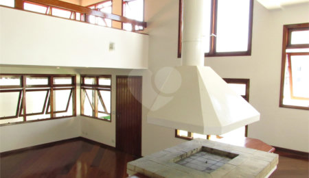 Casa para alugar com 4 quartos, sendo 2 suítes, em Cidade São Francisco, São Paulo, SP
