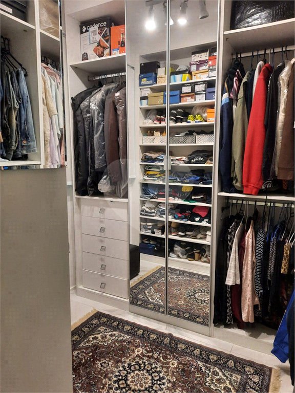 Apartamento à venda com 3 quartos, sendo 1 suíte, em Vila Andrade, São Paulo, SP