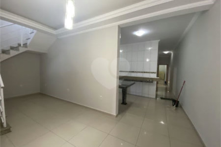 Casa à venda com 4 quartos, sendo 2 suítes,  em Jardim Santa Marta III, Salto, SP