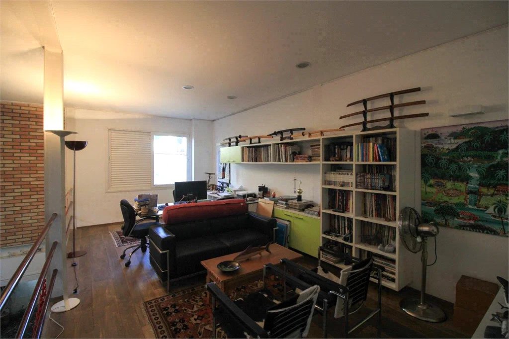 Casa à venda ou para alugar com 5 quartos, sendo 3 suítes, em Vila Madalena, São Paulo, SP