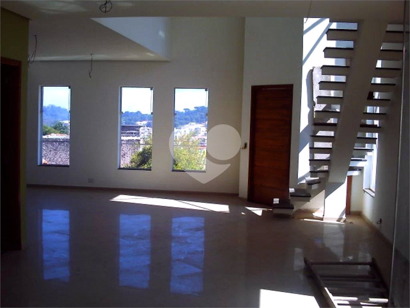 Sobrado à venda com 3 quartos, sendo 1 suíte, em Tremembé, São Paulo, SP