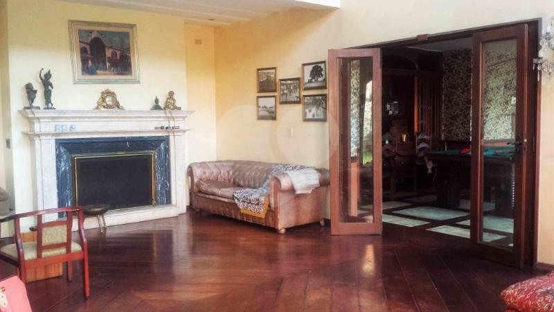 Sobrado à venda com 5 quartos, sendo 2 suítes, em Brooklin, São Paulo, SP
