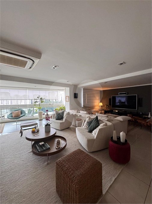 Apartamento à venda com 3 suítes em Vila Andrade, São Paulo, SP