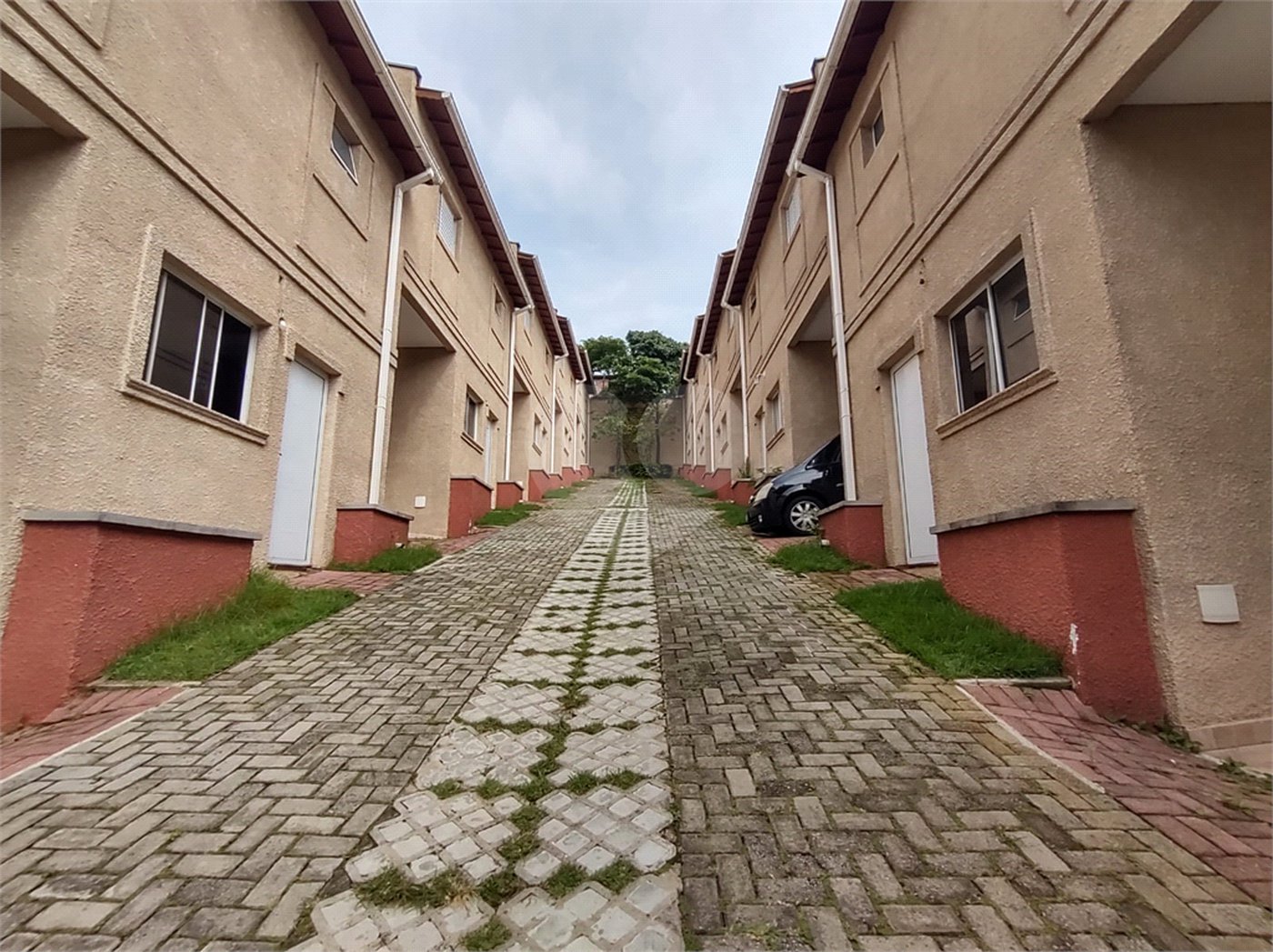Casa para alugar com 2 suítes no condomínio Residencial Atucuri, São Paulo - SP