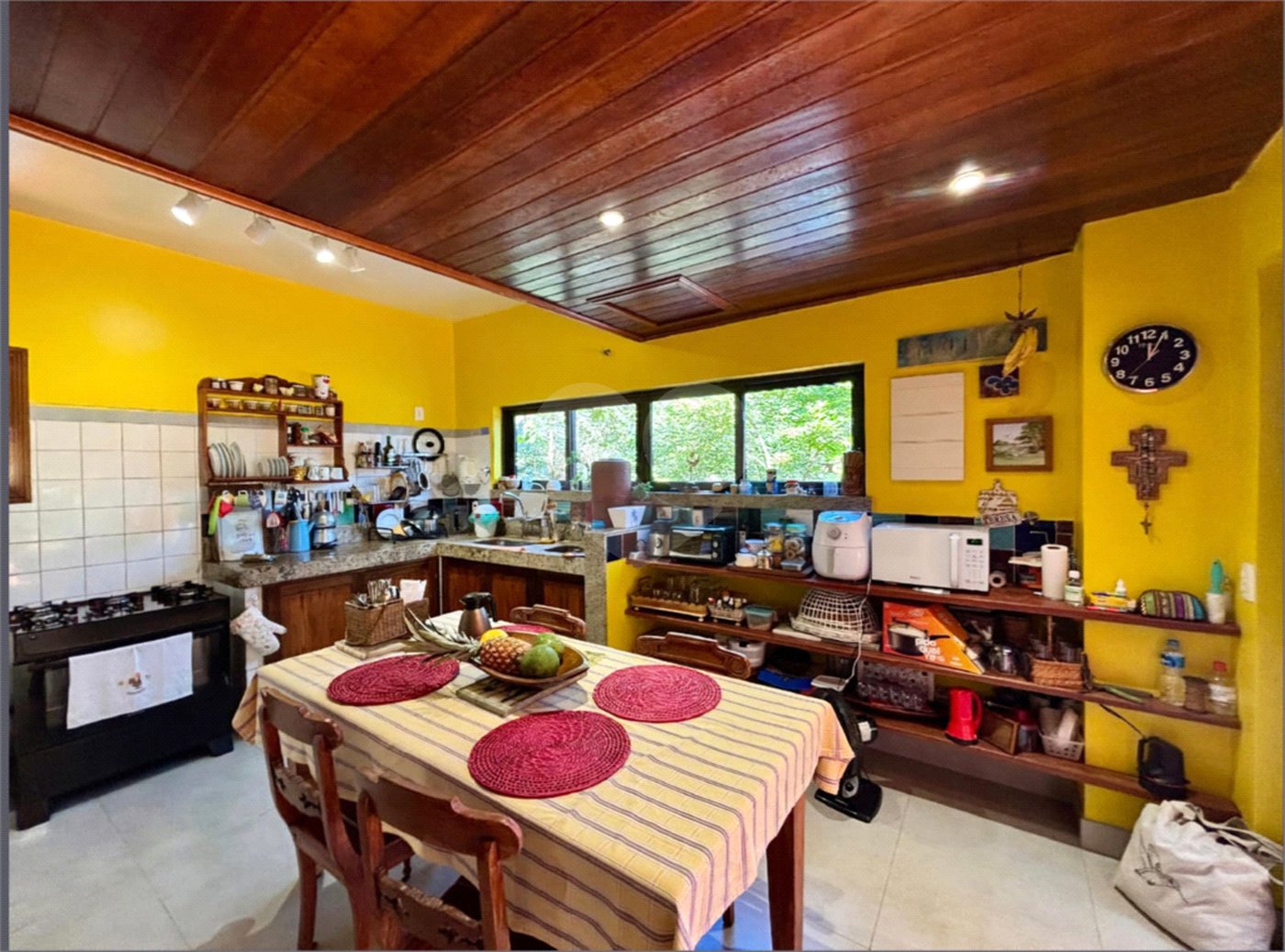 Casa à venda com 4 quartos, sendo 1 suíte, em Lagoa, Rio de Janeiro, RJ