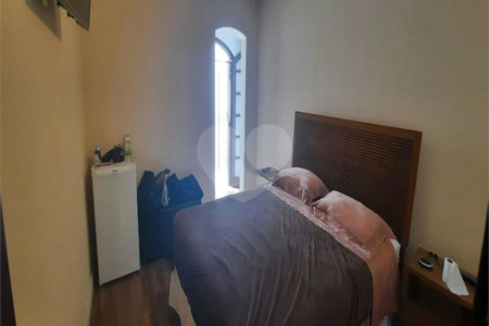Sobrado à venda com 4 quartos, sendo 1 suíte, em Vila Marari, São Paulo, SP